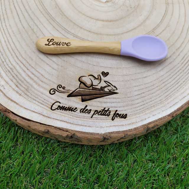 1 Cuillère bébé personnalisée en bois (coloris aléatoire)